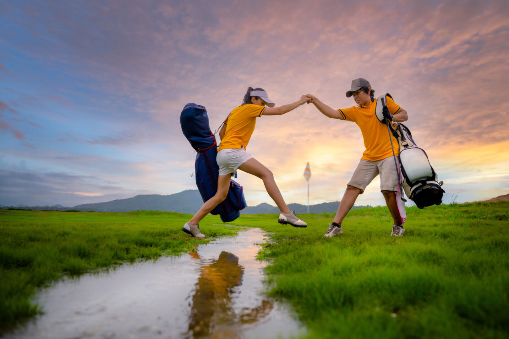 Couple,Lover,Golf,Player,In,Action,Of,Step,Jump,Over